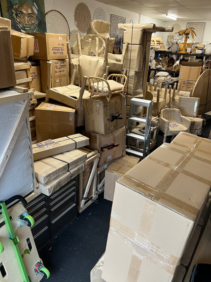 BOOK A CUBE - HAPPY SHOPPER - Wanting Lots of Space to Fill